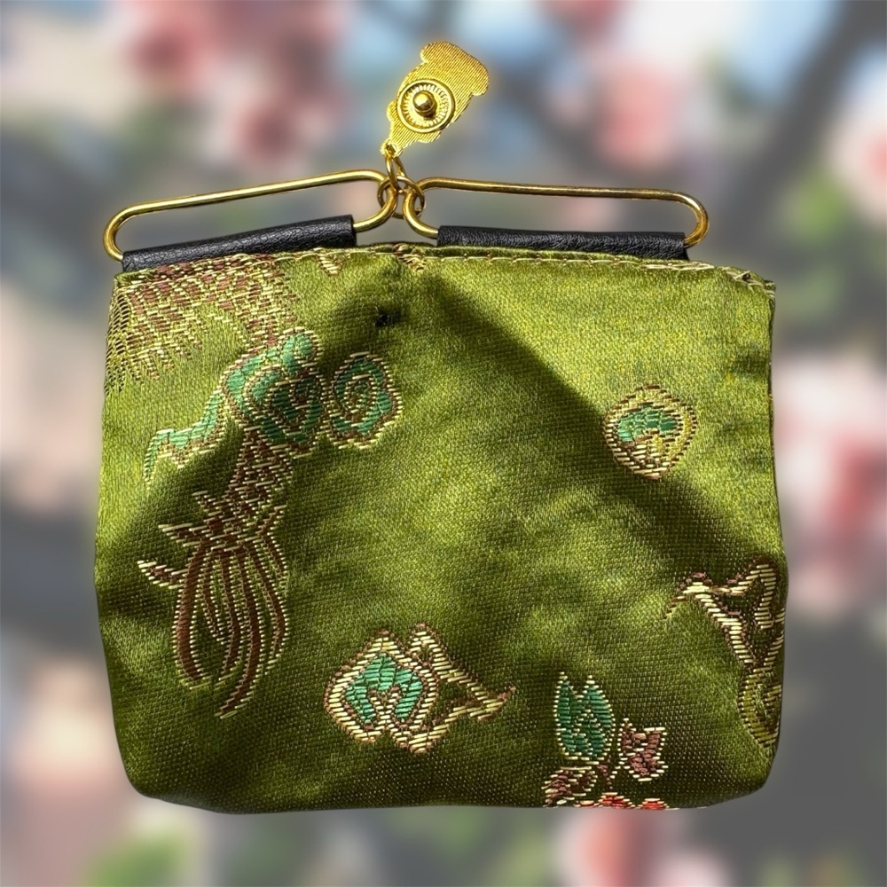 Chinese Silk Frog Pouch-Green Floral with Gold Frog Charm - Great For Small Gift - Picture 6 of 12